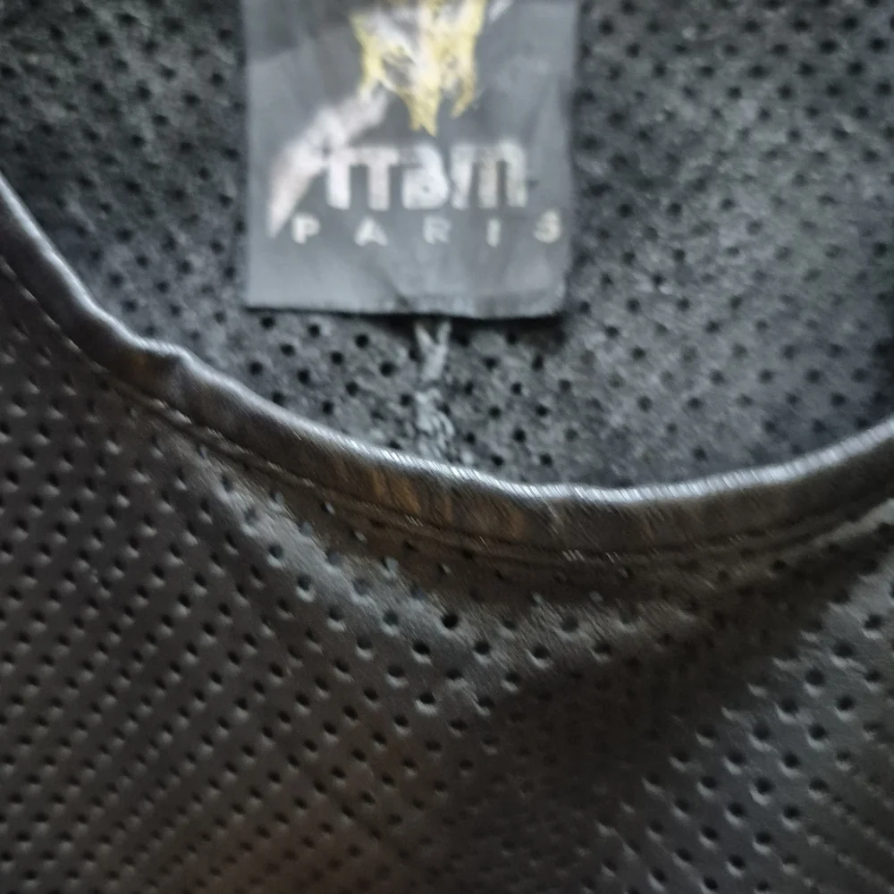 Black Men's Tank Top "DISCOUNTED" - Picture 6 of 9